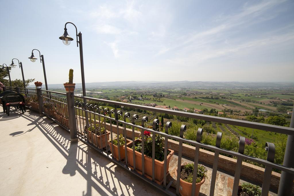 La Luma Hotel Montecosaro  Экстерьер фото