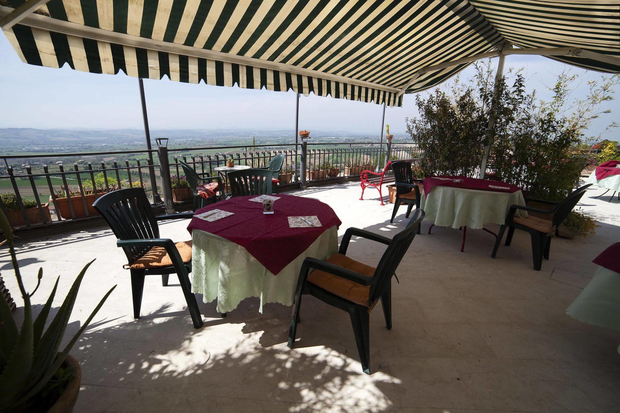 La Luma Hotel Montecosaro  Экстерьер фото