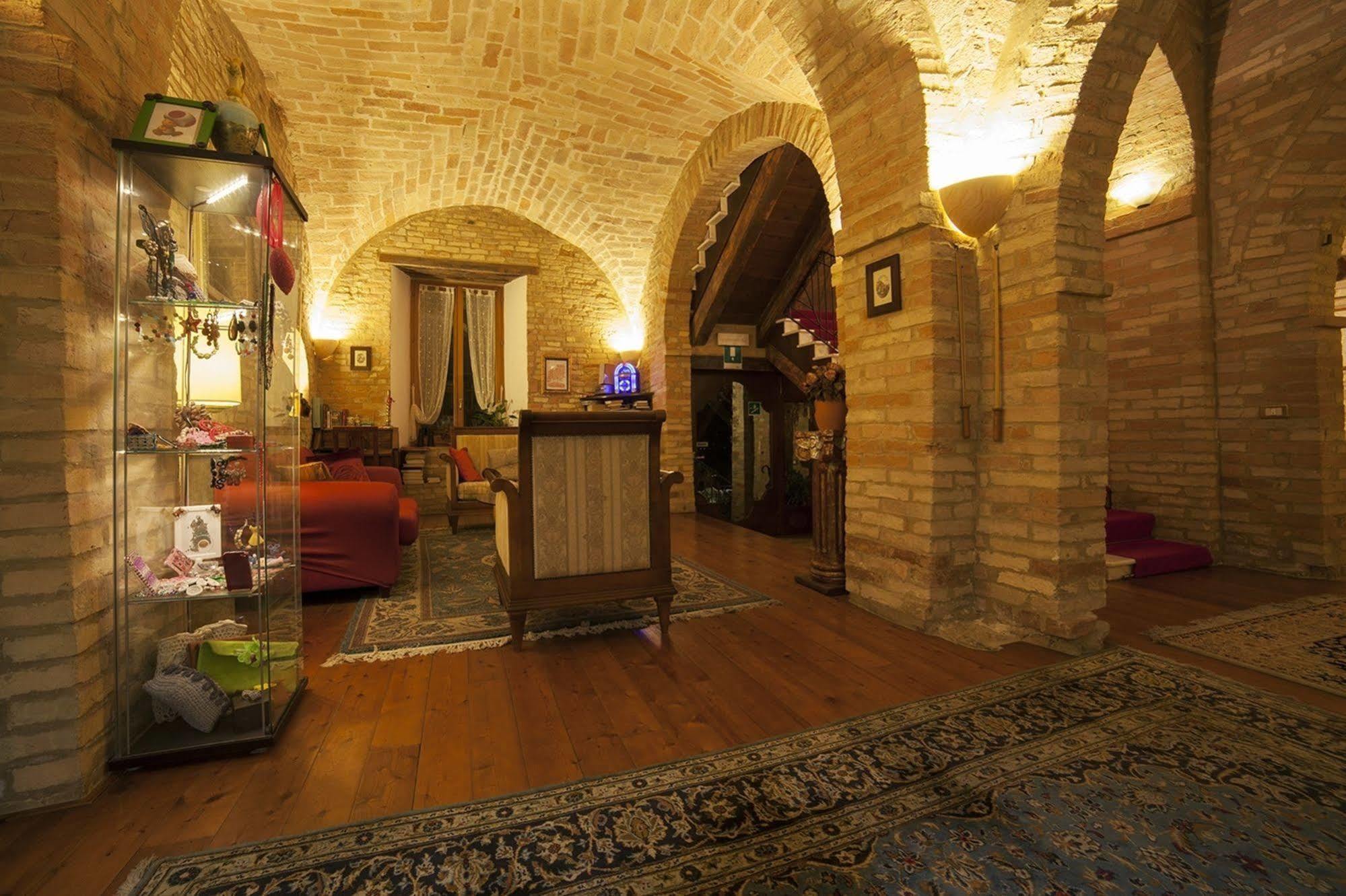 La Luma Hotel Montecosaro  Экстерьер фото